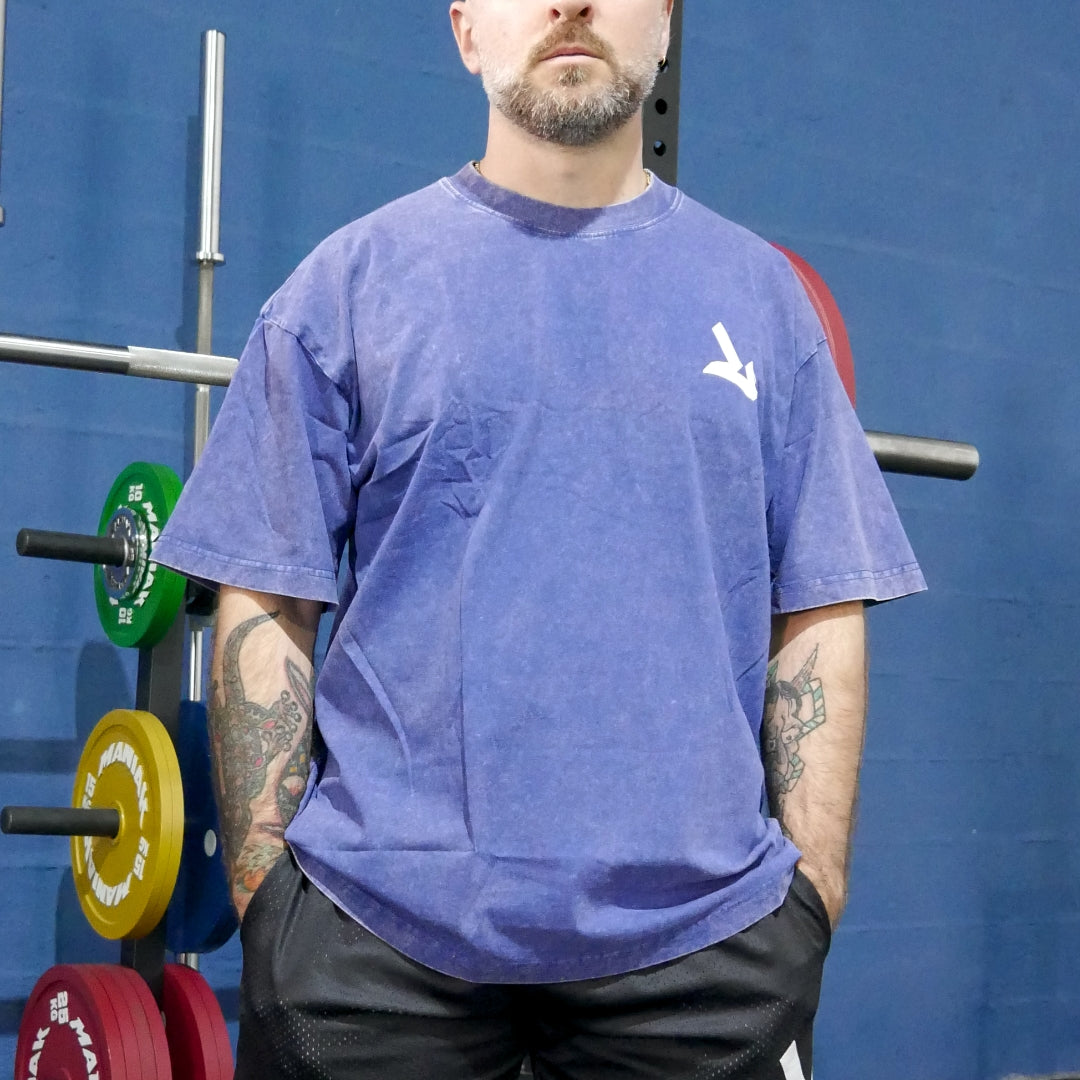 Camiseta azul Love Strength, diseño delantero